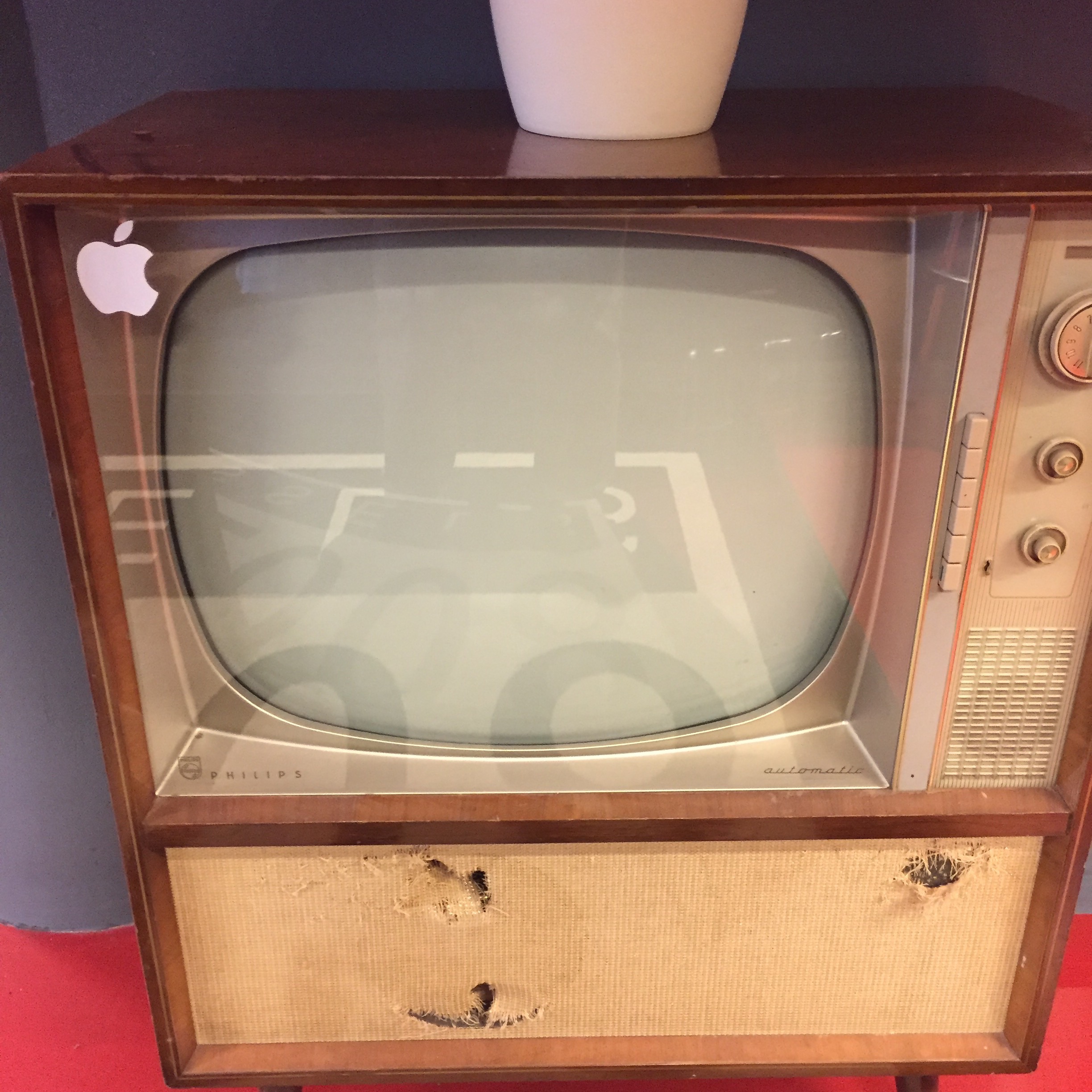 Netflix, Apple TV, HBO, Facebook, Television, Cable., 